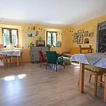 Glamping By The Old Mill Campo de lujo Preddvor