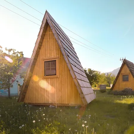 Campo de lujo Glamping By The Old Mill *