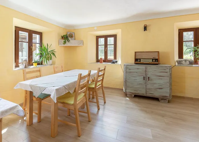 Glamping Mohorjev Grunt 프레드보르